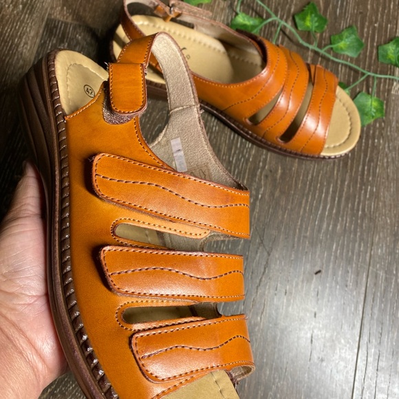 HOLLY LAND SANDALS Color  BROWN SIZE 42 Sandals  Shoes - Picture 6 of 8